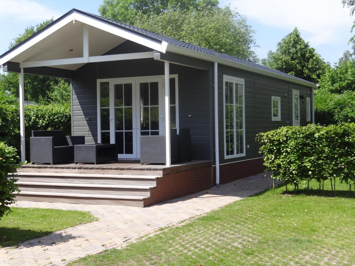 Recreatiepark Jachthaven De Veerstal Lathum - Luxe Chalet エクステリア 写真