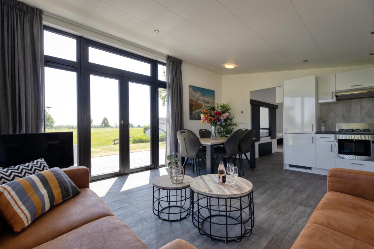Recreatiepark Jachthaven De Veerstal Lathum - Luxe Chalet エクステリア 写真