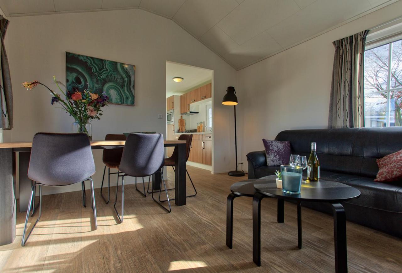 Recreatiepark Jachthaven De Veerstal Lathum - Luxe Chalet エクステリア 写真