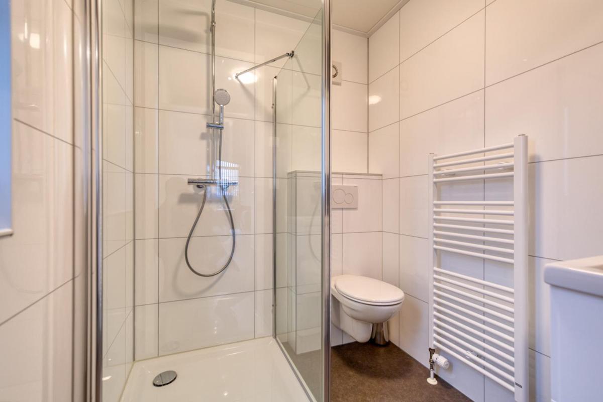 Recreatiepark Jachthaven De Veerstal Lathum - Luxe Chalet エクステリア 写真